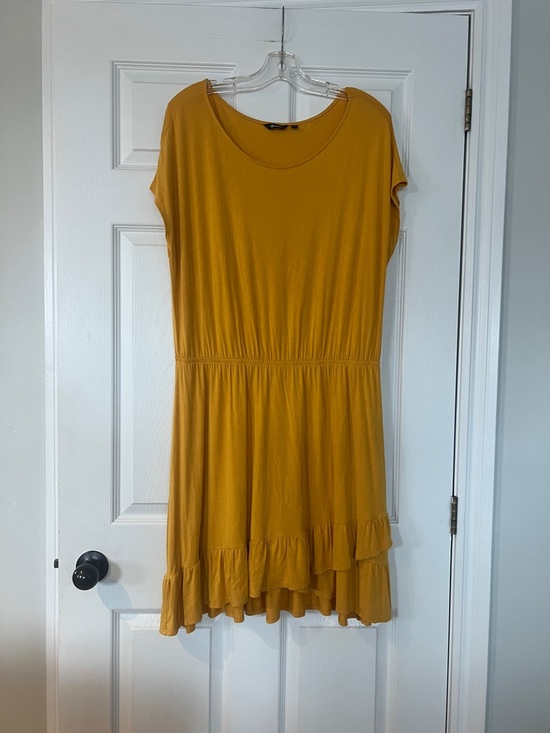 Reitmans Dresses & Skirts - Reitmans Mustard Ruffle-Hem Short Sleeve Mini Dress